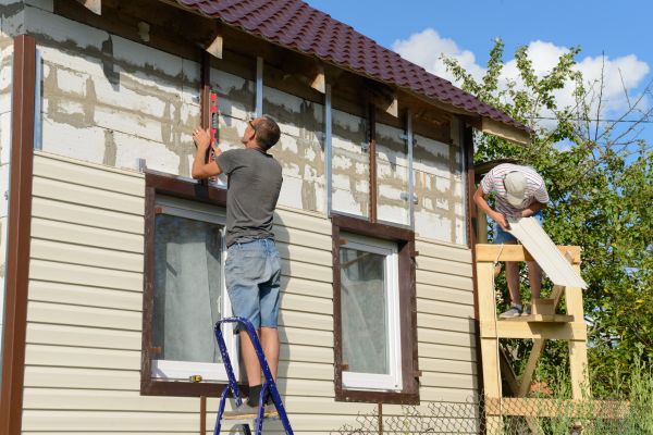 Cost of Handyman Siding Repair in Waterloo