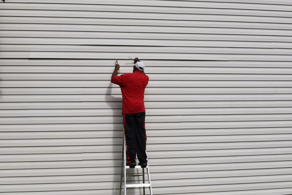 Loose Siding Repair in Waterloo