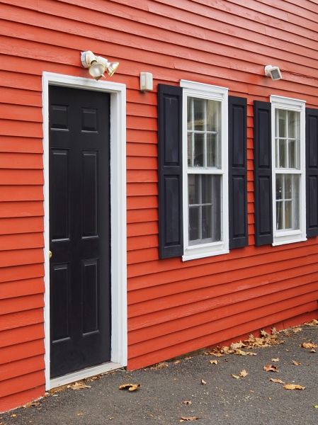 Cost of Red Vinyl Siding Installation in Waterloo